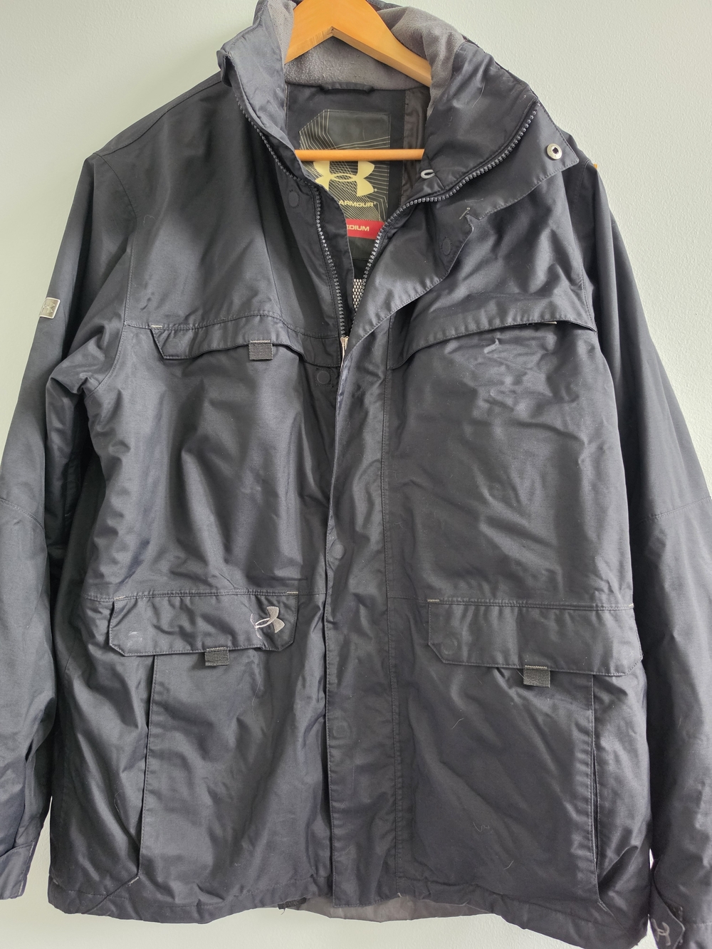 Under Armour Mens Medium Black Insulated Ski Snowboard Jacket